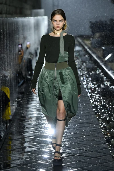 Look 8